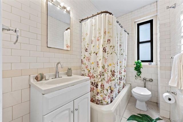 35-35 75th Street 522, Jackson Heights, NY 11372