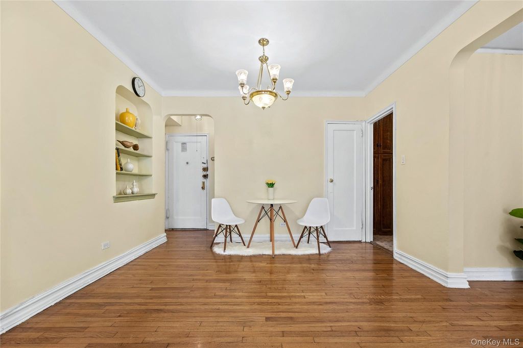 35-35 75th Street 522, Jackson Heights, NY 11372 — photo 2