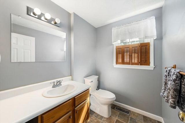 22 Canterbury St, Billerica, MA 01821