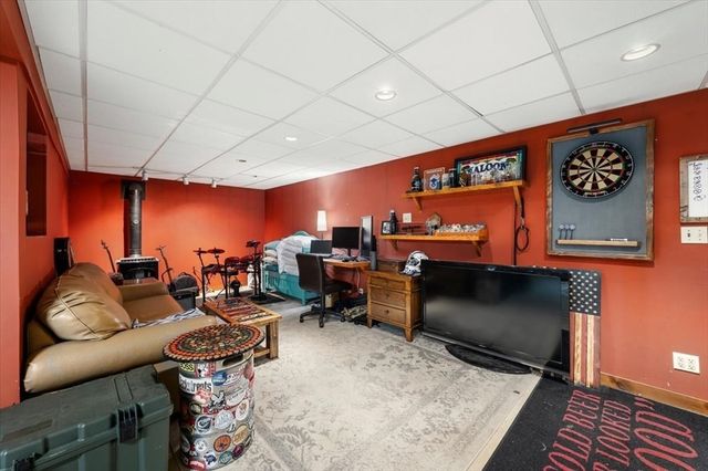 22 Canterbury St, Billerica, MA 01821