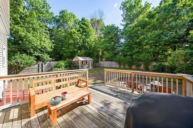 22 Canterbury St, Billerica, MA 01821