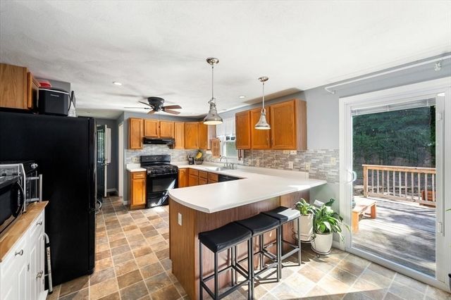 22 Canterbury St, Billerica, MA 01821