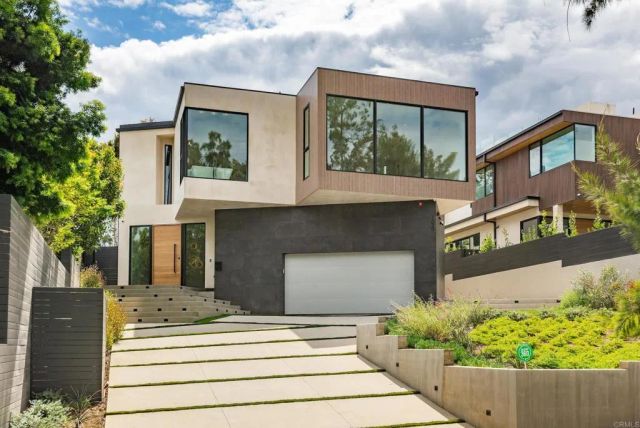1030 Centinela, Santa Monica, CA 90403