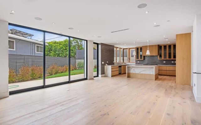 1030 Centinela, Santa Monica, CA 90403