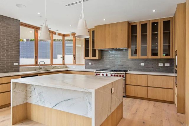 1030 Centinela, Santa Monica, CA 90403