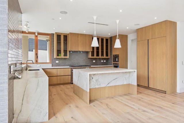1030 Centinela, Santa Monica, CA 90403