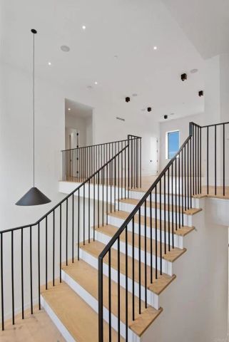 1030 Centinela, Santa Monica, CA 90403