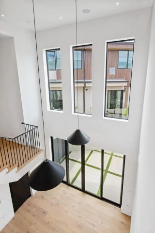 1030 Centinela, Santa Monica, CA 90403
