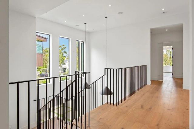 1030 Centinela, Santa Monica, CA 90403