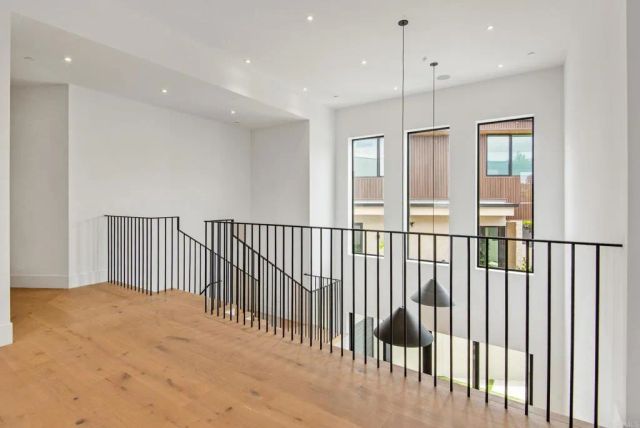 1030 Centinela, Santa Monica, CA 90403