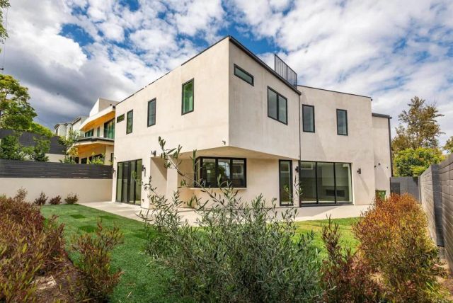 1030 Centinela, Santa Monica, CA 90403