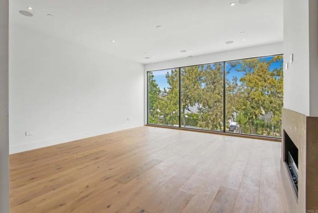 1030 Centinela, Santa Monica, CA 90403