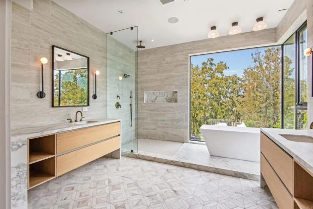 1030 Centinela, Santa Monica, CA 90403