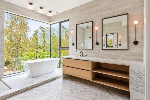 1030 Centinela, Santa Monica, CA 90403
