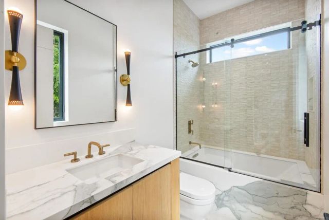 1030 Centinela, Santa Monica, CA 90403