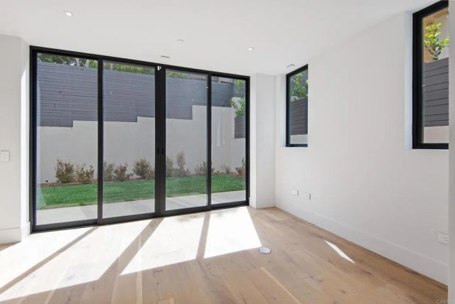 1030 Centinela, Santa Monica, CA 90403