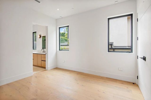 1030 Centinela, Santa Monica, CA 90403