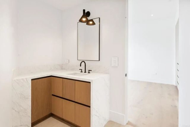 1030 Centinela, Santa Monica, CA 90403