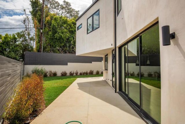 1030 Centinela, Santa Monica, CA 90403