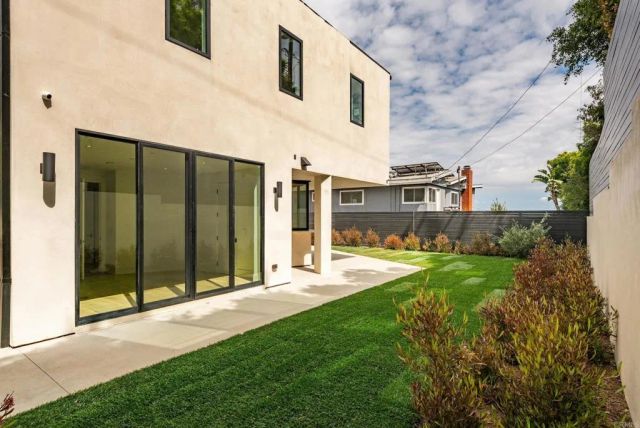 1030 Centinela, Santa Monica, CA 90403