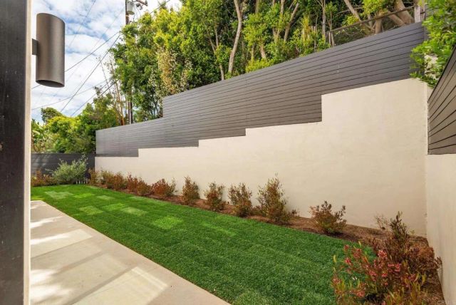 1030 Centinela, Santa Monica, CA 90403