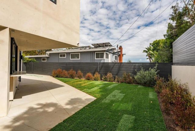 1030 Centinela, Santa Monica, CA 90403