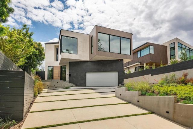 1030 Centinela, Santa Monica, CA 90403