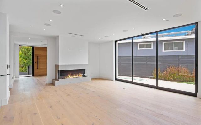 1030 Centinela, Santa Monica, CA 90403