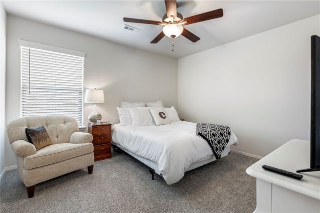 2313 Pinewood Avenue, Lowell, AR 72745