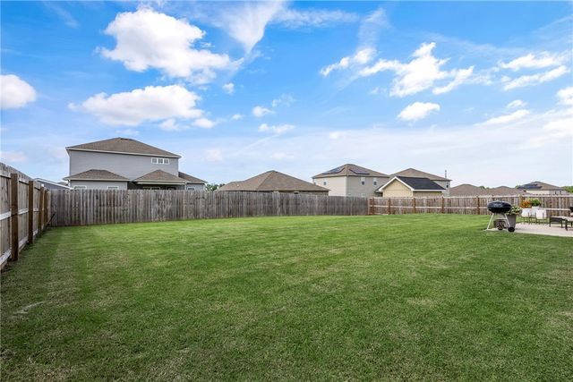 2313 Pinewood Avenue, Lowell, AR 72745