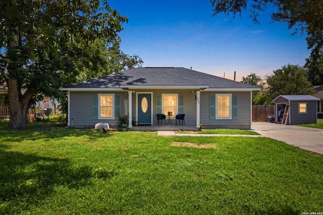 554 W Austin, Luling, TX 78648