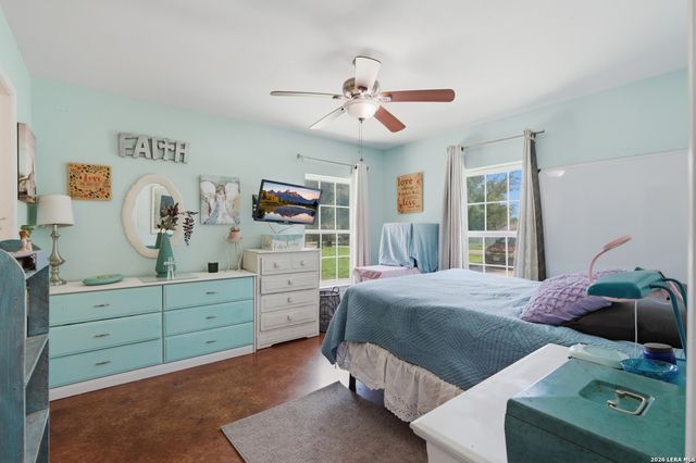 554 W Austin, Luling, TX 78648