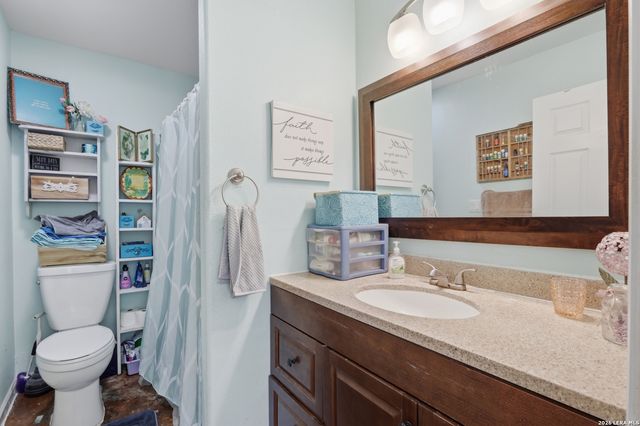 554 W Austin, Luling, TX 78648