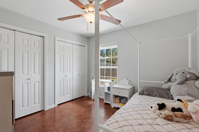 554 W Austin, Luling, TX 78648