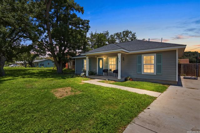554 W Austin, Luling, TX 78648