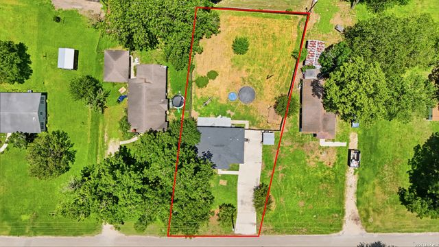 554 W Austin, Luling, TX 78648
