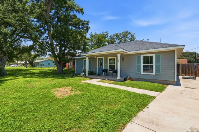 554 W Austin, Luling, TX 78648