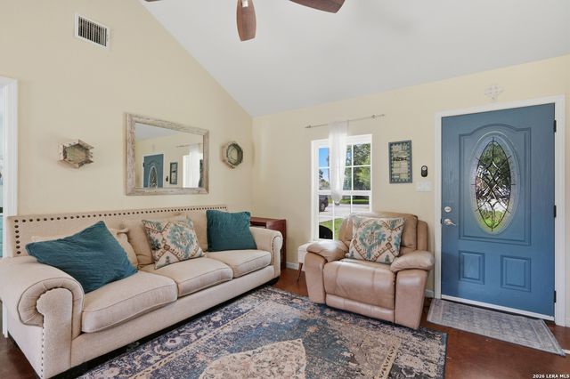554 W Austin, Luling, TX 78648