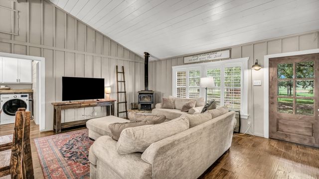 1060 Young Bend Road, Brock, TX 76087
