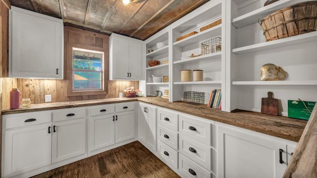1060 Young Bend Road, Brock, TX 76087