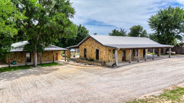 1060 Young Bend Road, Brock, TX 76087