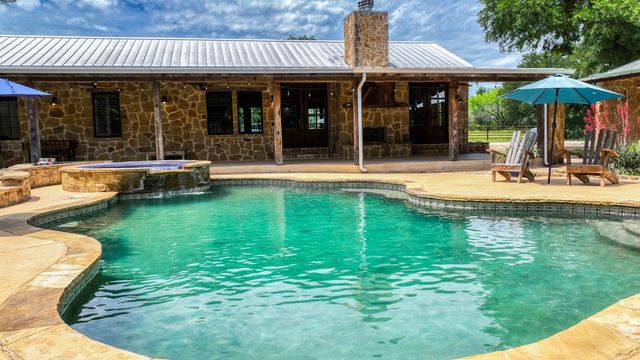 1060 Young Bend Road, Brock, TX 76087