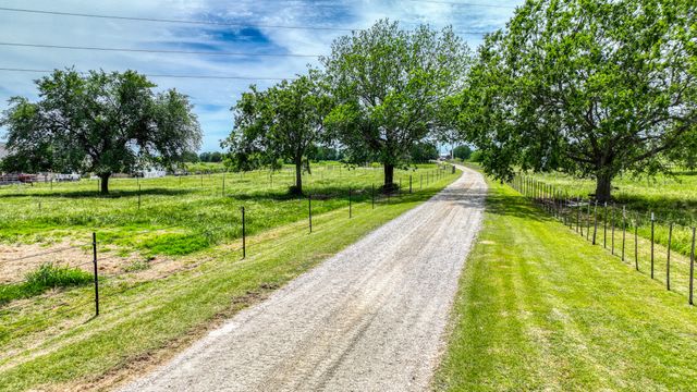 1060 Young Bend Road, Brock, TX 76087