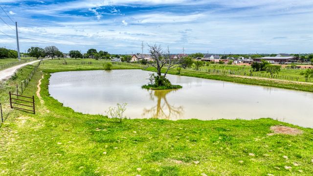 1060 Young Bend Road, Brock, TX 76087