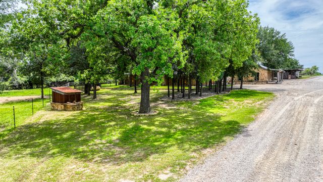 1060 Young Bend Road, Brock, TX 76087