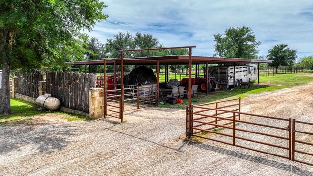 1060 Young Bend Road, Brock, TX 76087