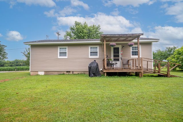 502 N Main St, Loretto, TN 38469