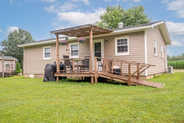 502 N Main St, Loretto, TN 38469