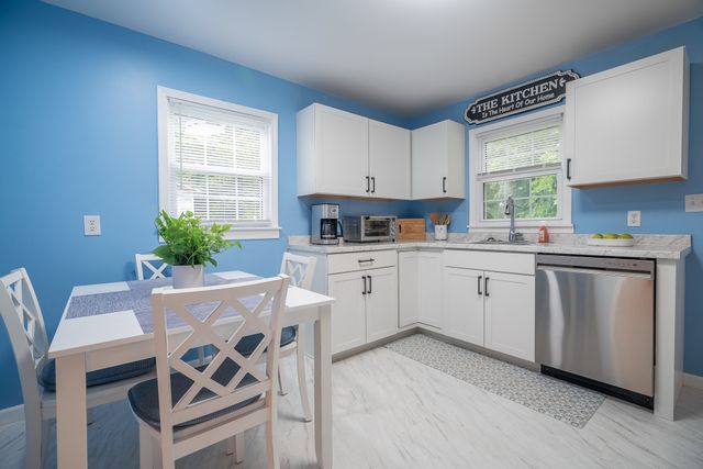 502 N Main St, Loretto, TN 38469