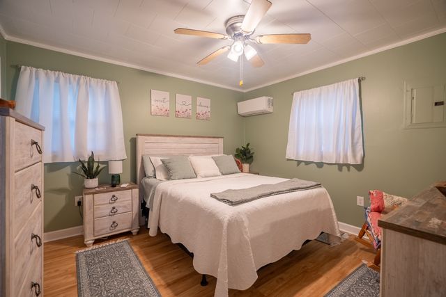 502 N Main St, Loretto, TN 38469